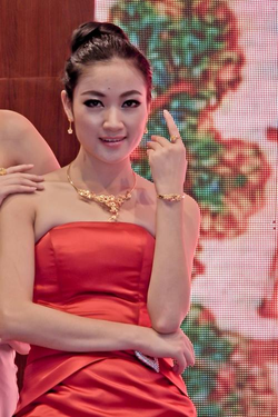 在房间尽情享受桃子移植游戏场景